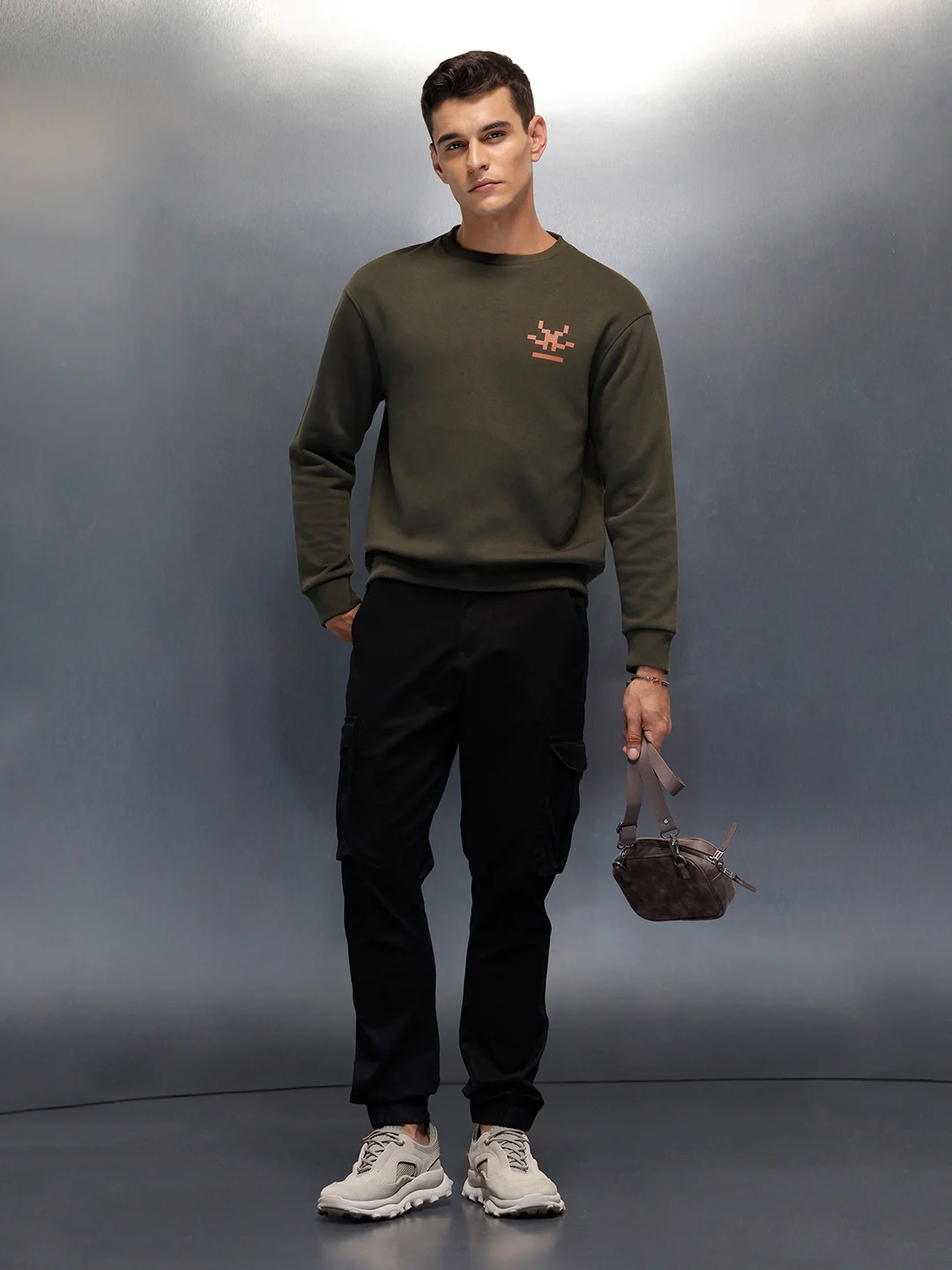 Men's casual relaxed cargo fit woven jogger | Black - Image 2