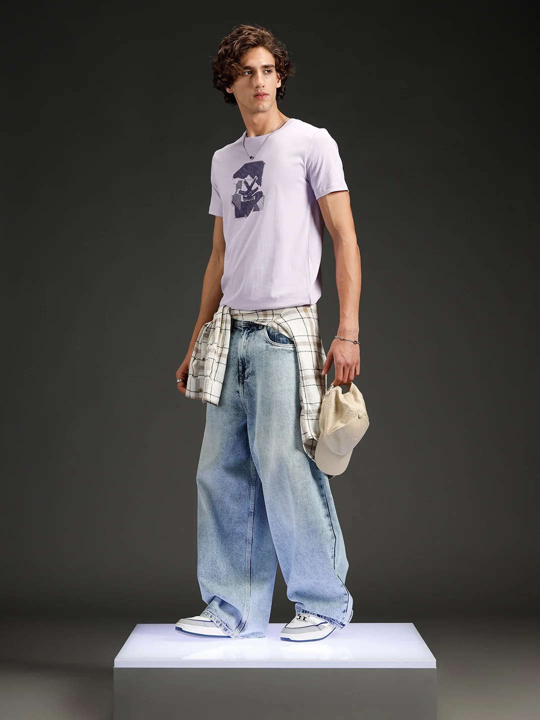 Men's casual slim fit graphic printed t-shirt | Purple - Image 2