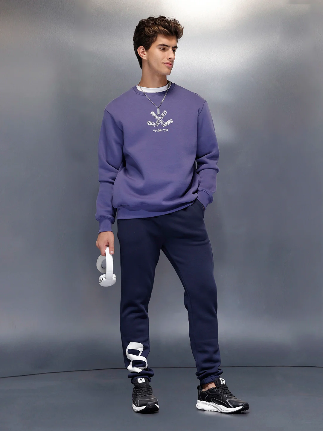 Men's casual slim fit jogger with placement graphic print | Navy Blue - Image 2