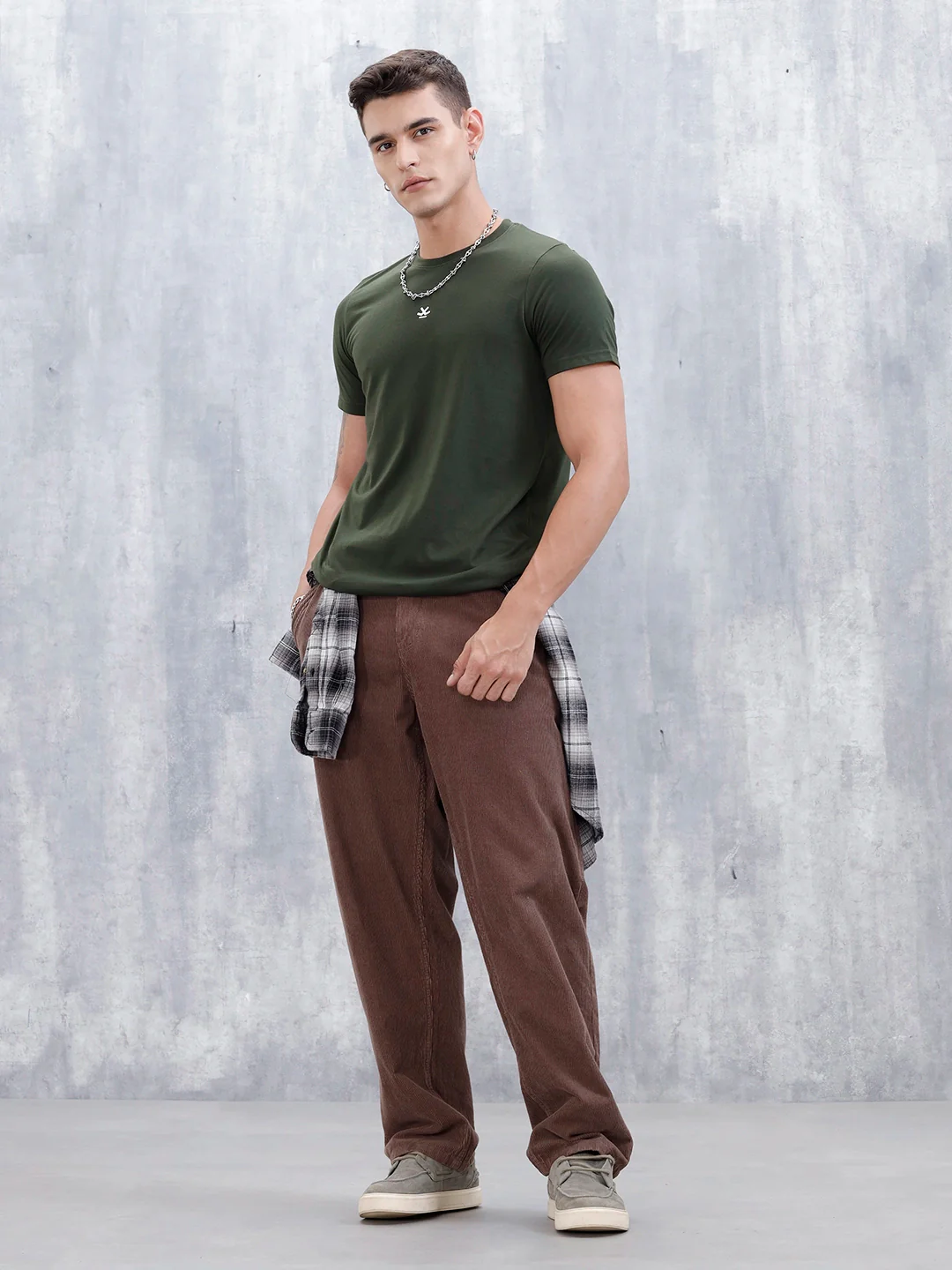 Men's Causal Regualr Fit Grpahic Printed T-Shirt | Olive - Image 2