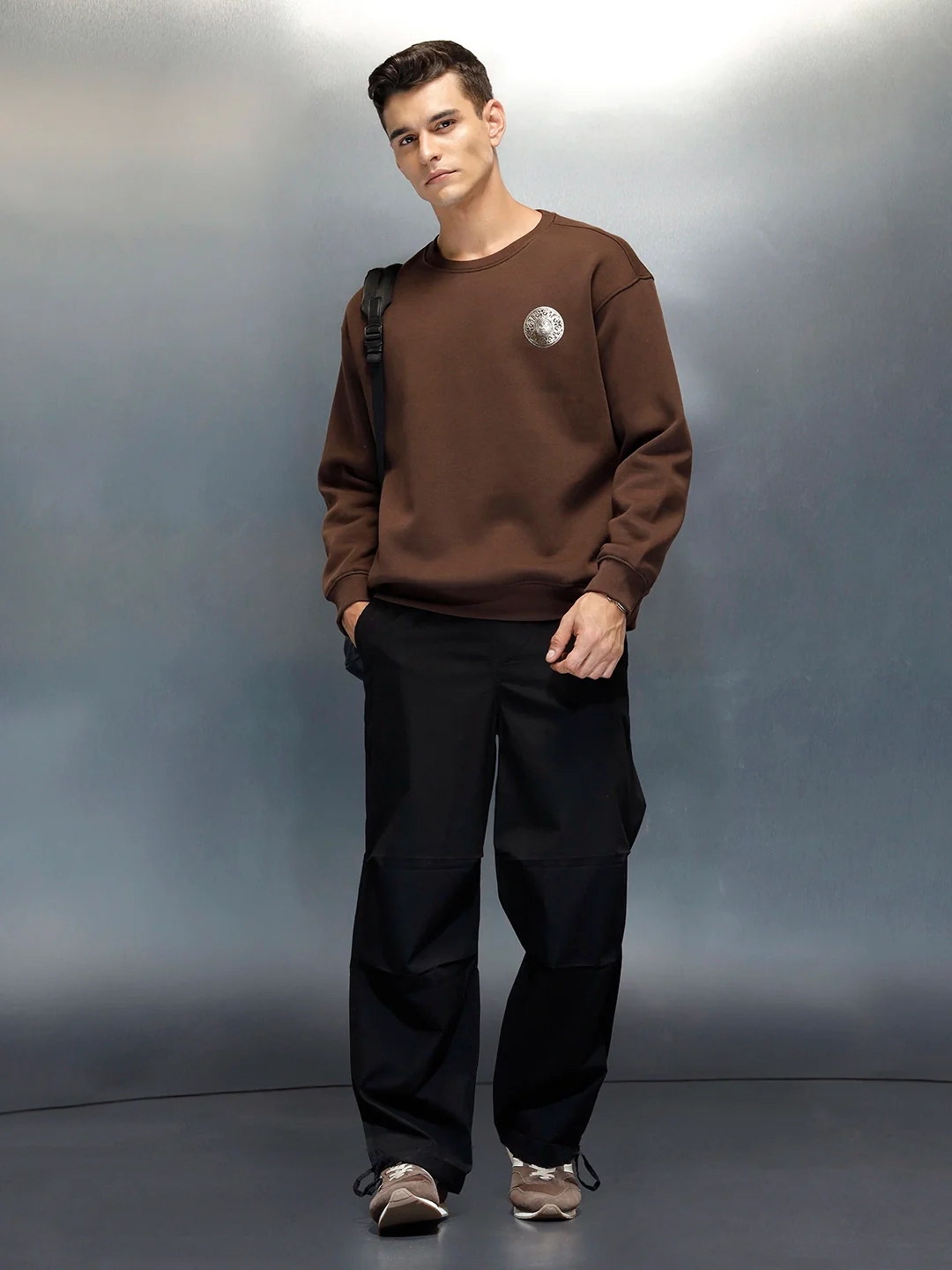 Men's loose fit trouser with draw string in the hem  | Black - Image 2