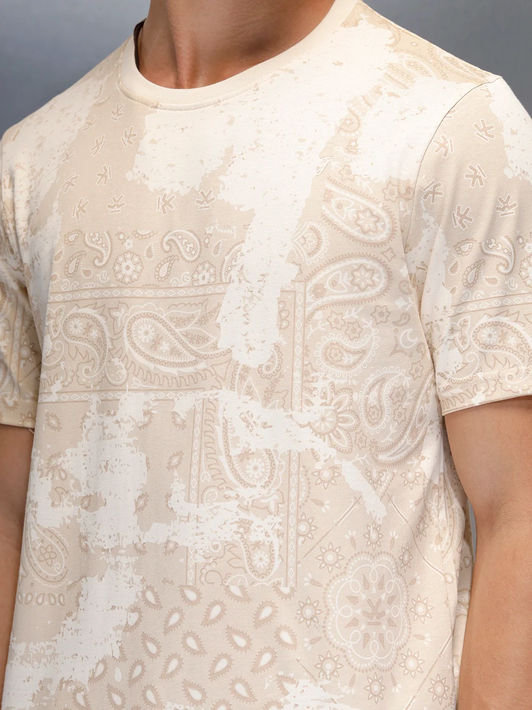 Men's slim fit Casual Tshirt with Paisley AOP  | Beige - Image 5
