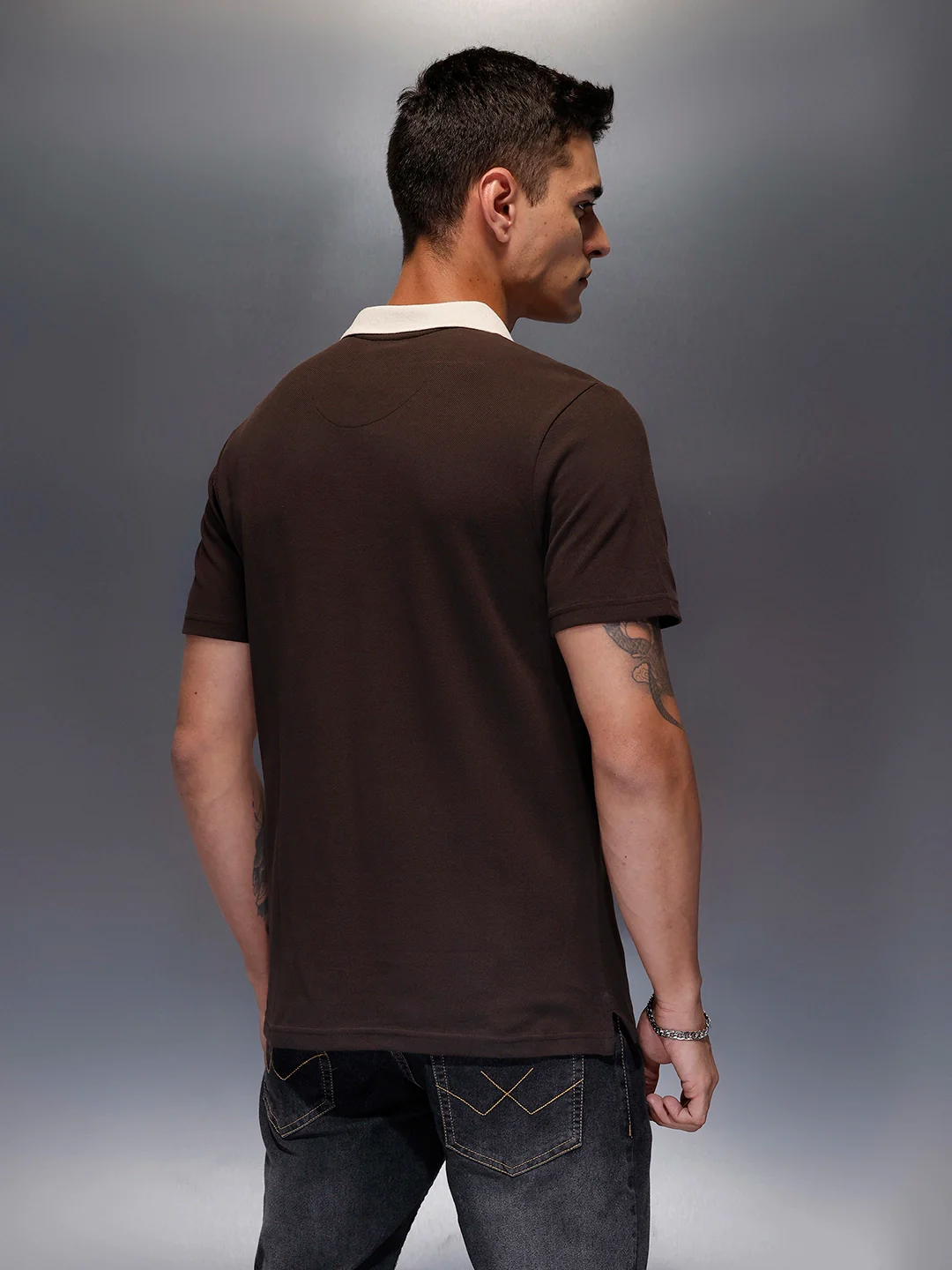 Men's slim-fit polo tee with contrast collar & graphic chest print | Brown - Image 3