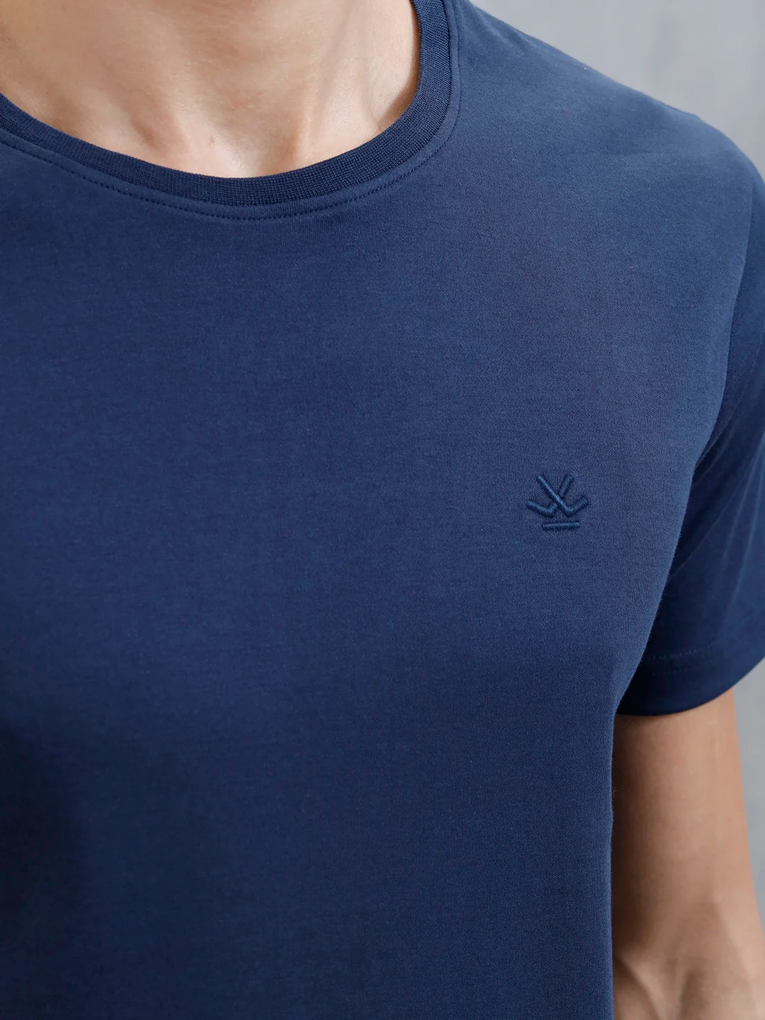Men's Solid Casual Slim Fit T-Shirt  | Navy Blue - Image 5