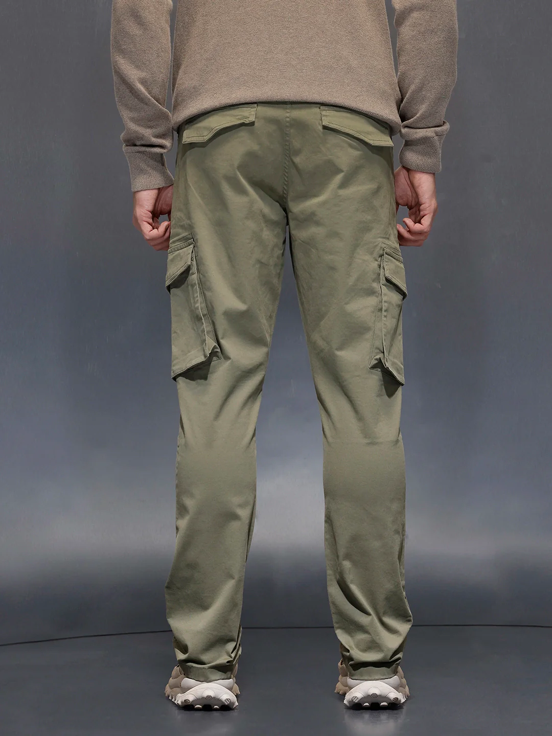 Men's straight fit trouser with cargo pockets | Olive - Image 3