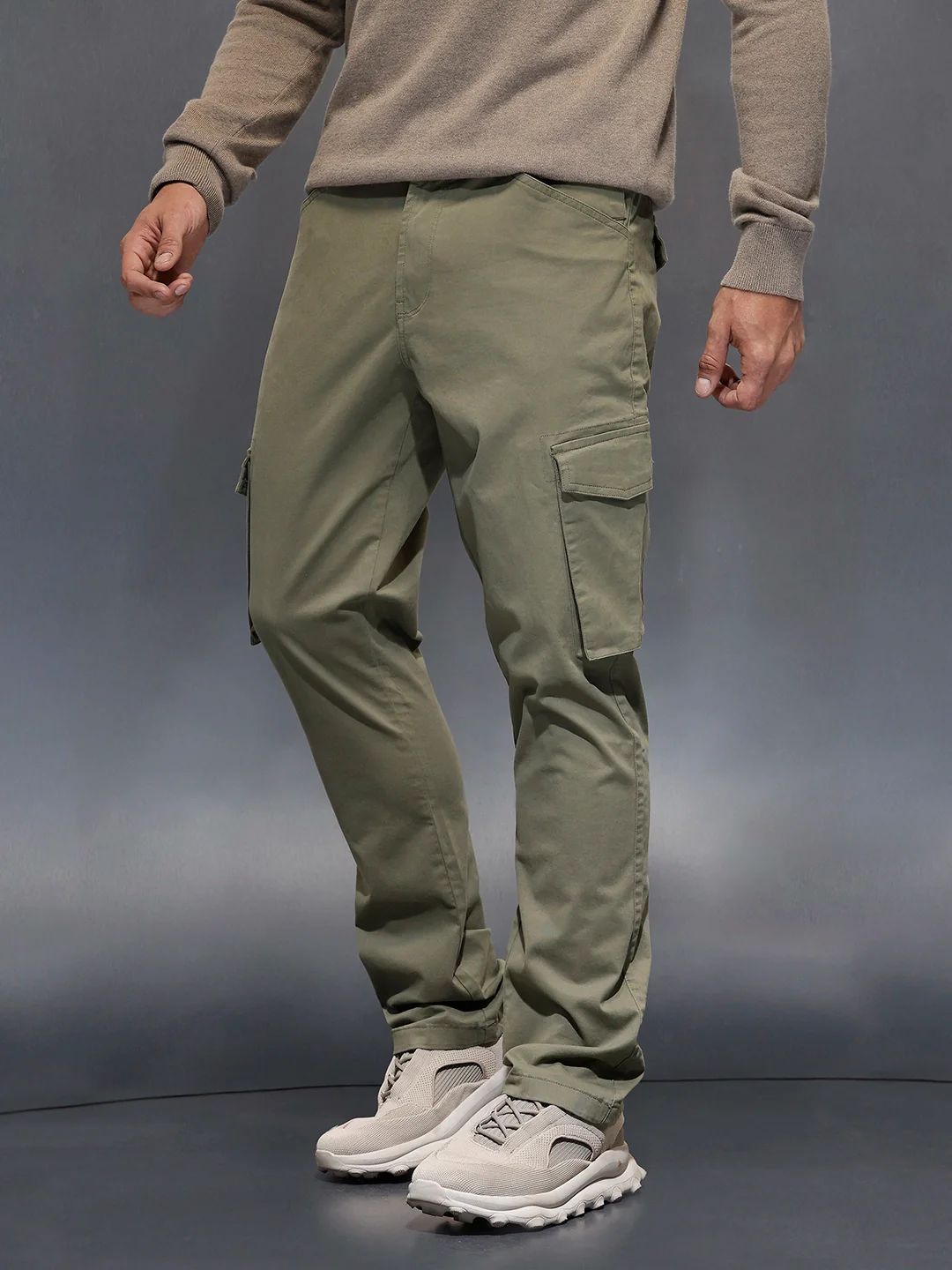 Men's straight fit trouser with cargo pockets | Olive - Image 4