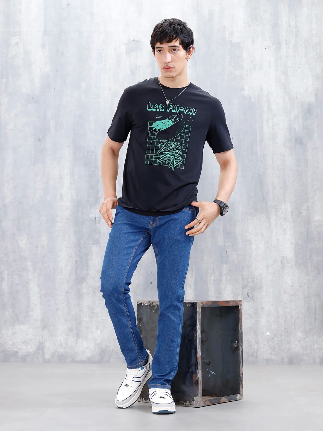 Mid Wash Men's Casual Slim Fit Jeans | Blue - Image 2