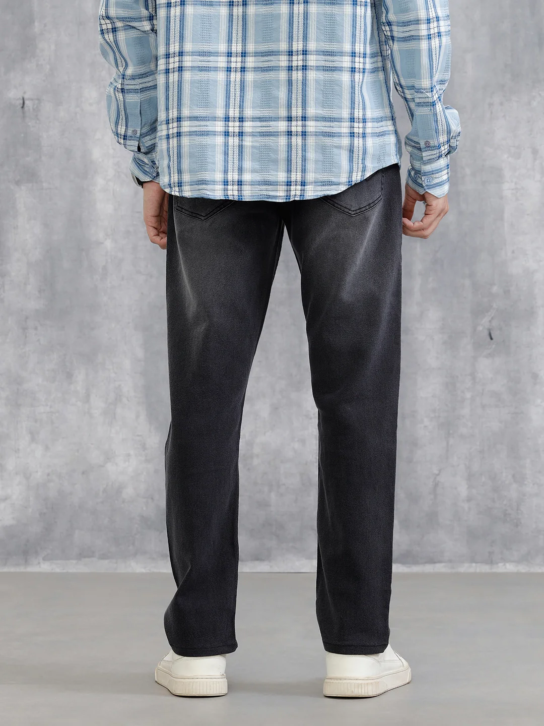 Mid Washed Relaxed Fit Jeans | Grey - Image 3