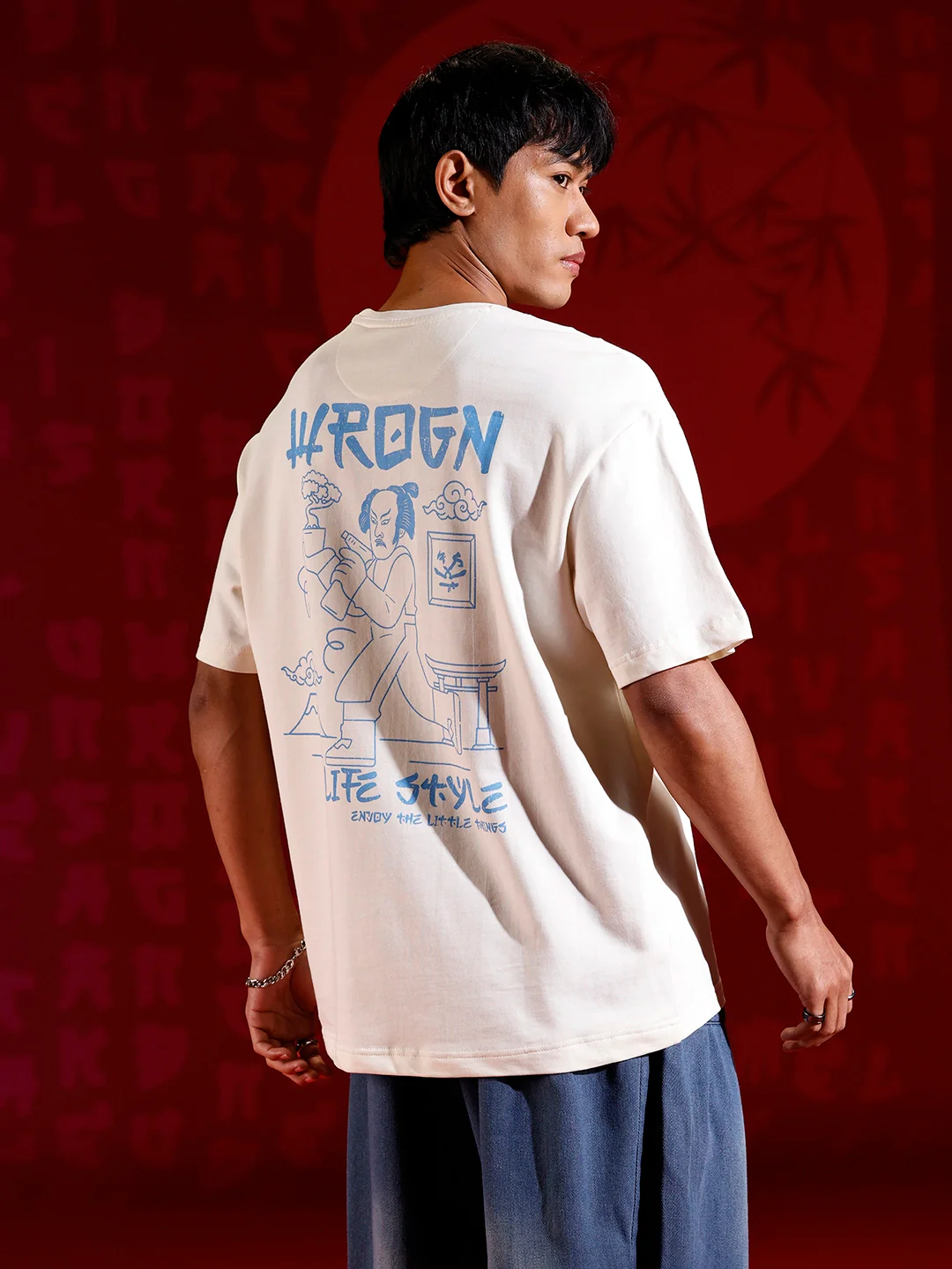Minimal chest print T-shirt | Off white - Image 4
