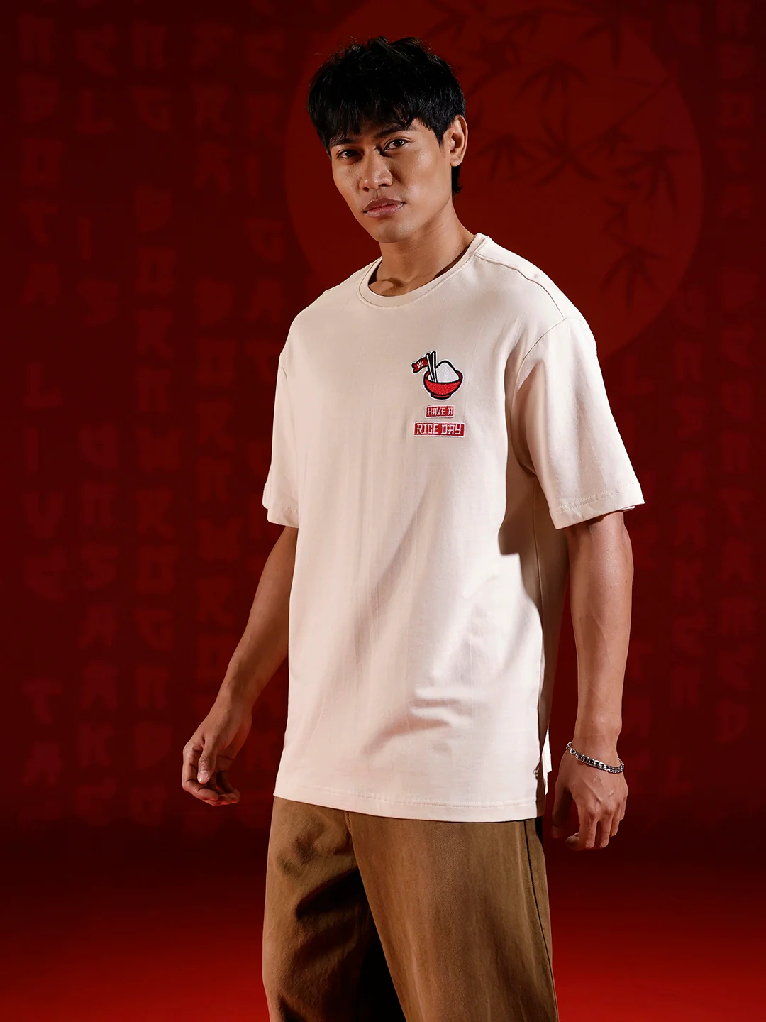 Playful ramen print oversized tshirt | Beige - Image 5