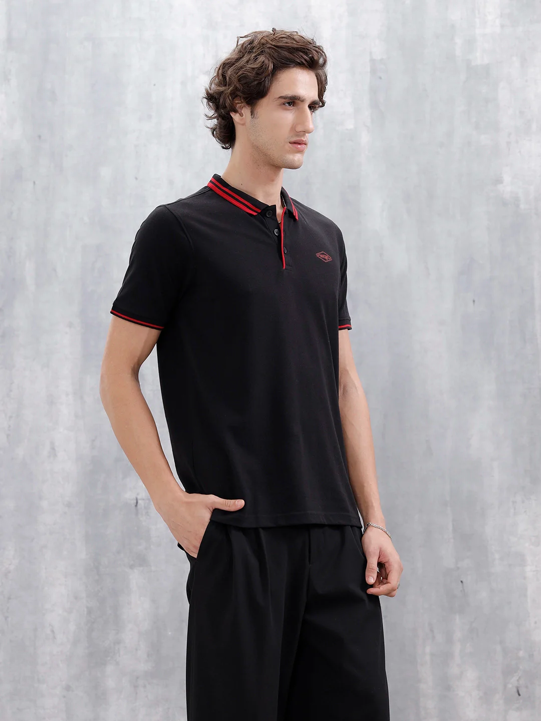 Polo T-Shirt With Contrast Trim Details | Black - Image 4