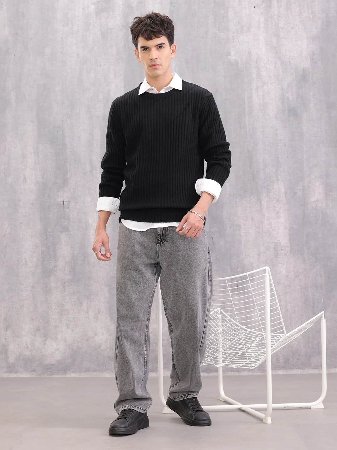 Round Neck Comfort Fit Pullover | Black - Image 2