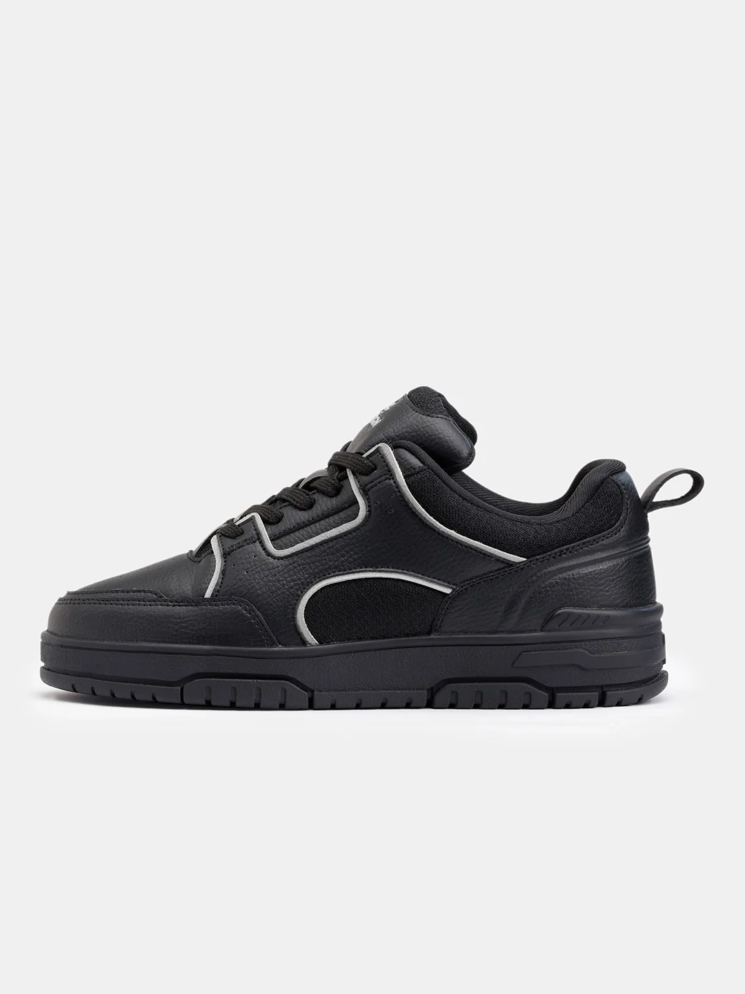 Sneakers | Greyhound Nightline - Image 2