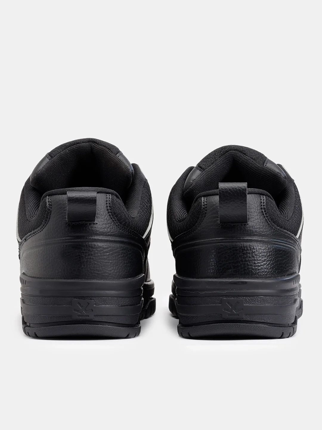Sneakers | Greyhound Nightline - Image 4
