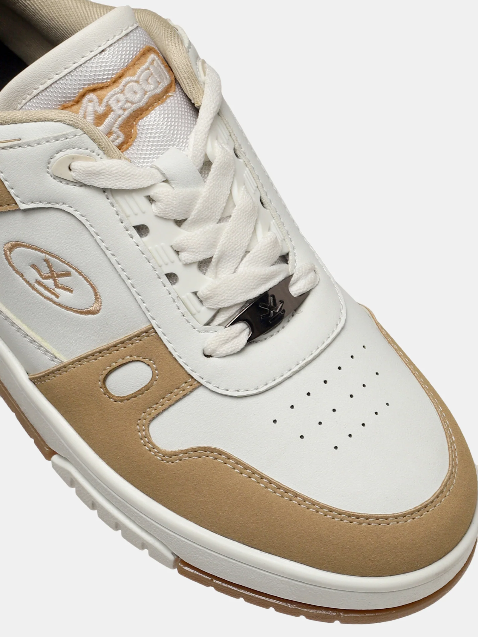 Sneakers  |  Greyhound Tanline - Image 6