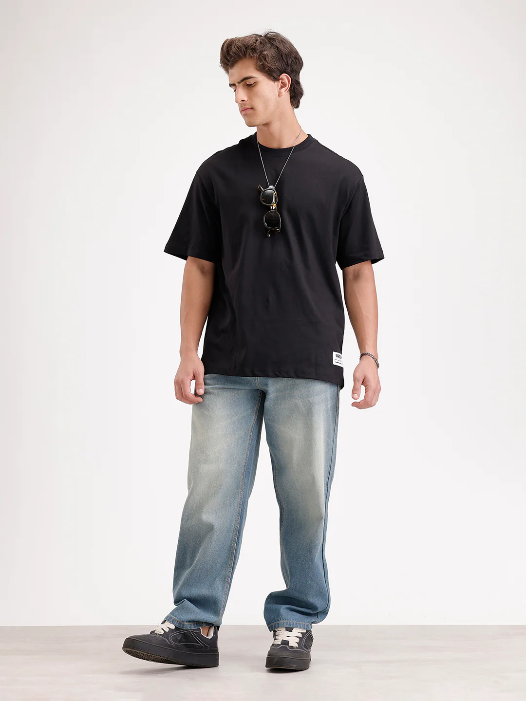 Solid Oversized T-Shirt  | Black - Image 2