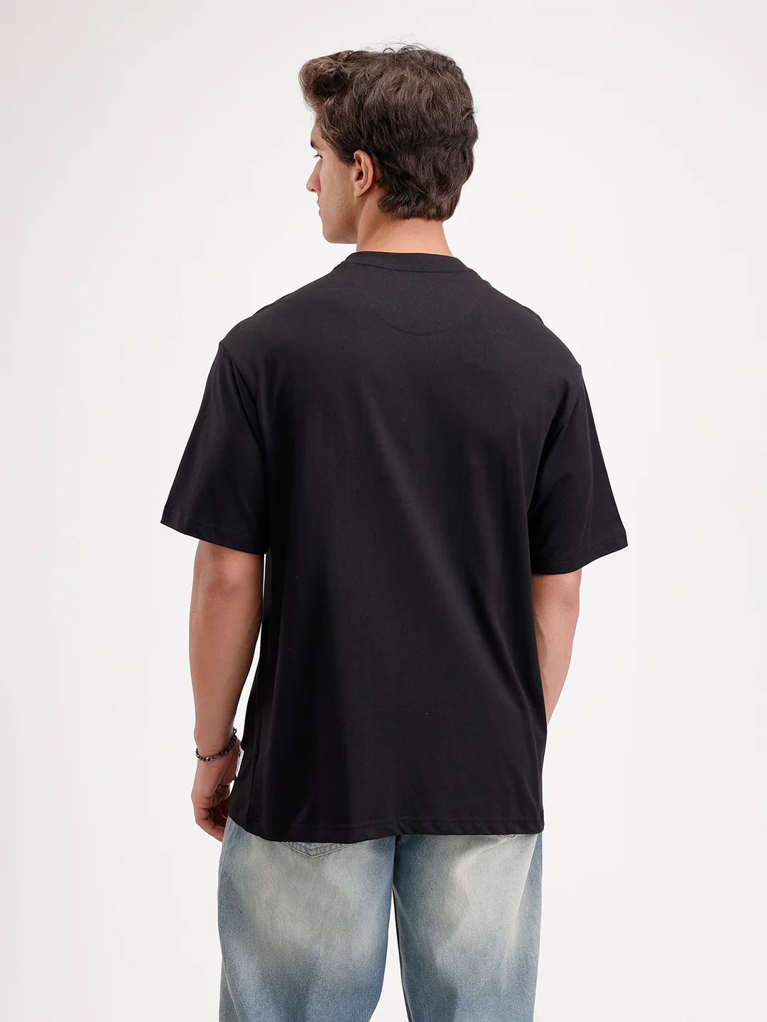 Solid Oversized T-Shirt  | Black - Image 3