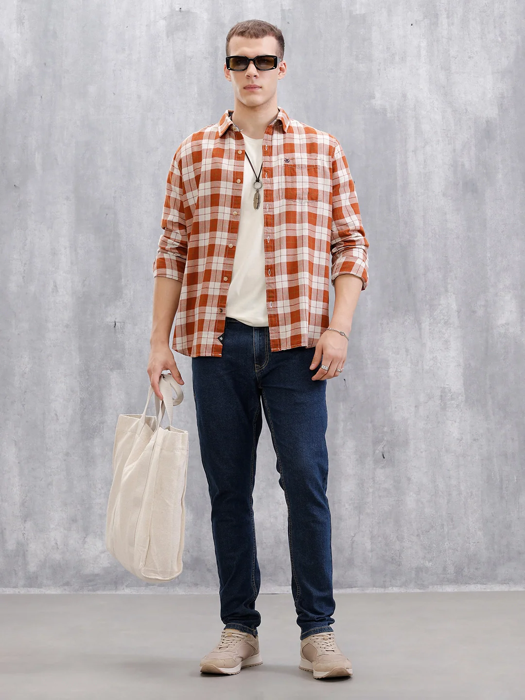 Solid Slim Tappered Jeans - Dark Blue - Image 2