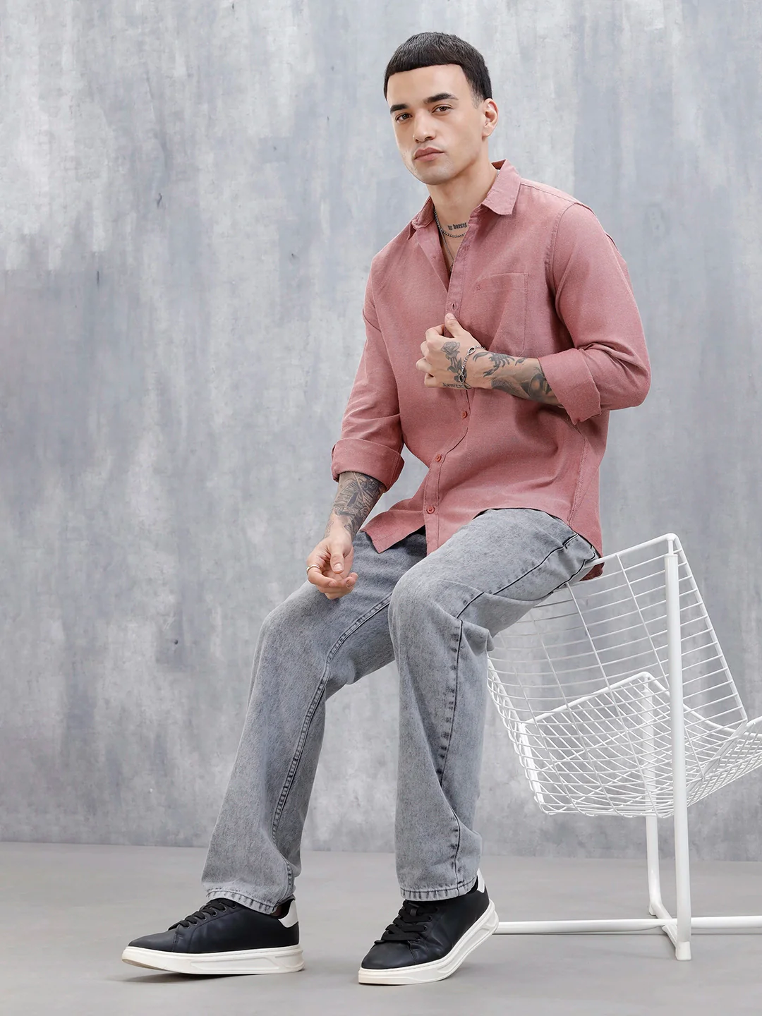 Wrogn Men's Classic Spread Collar Slim Fit Shirt | Red - Image 2